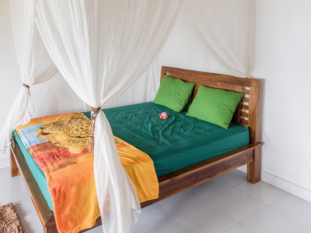 Banana Guest House Batununggul Extérieur photo
